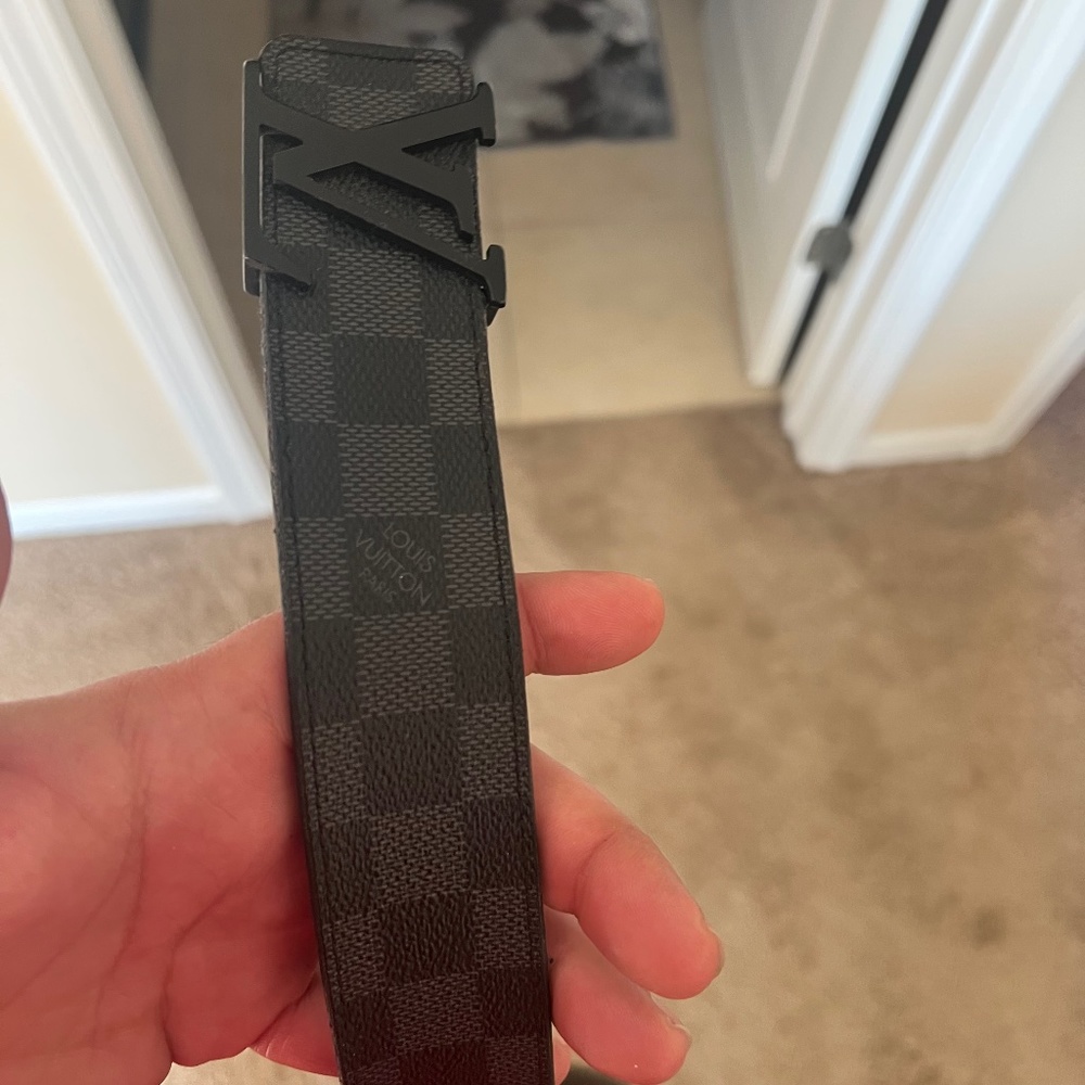 Men’s Louis Vuitton belt